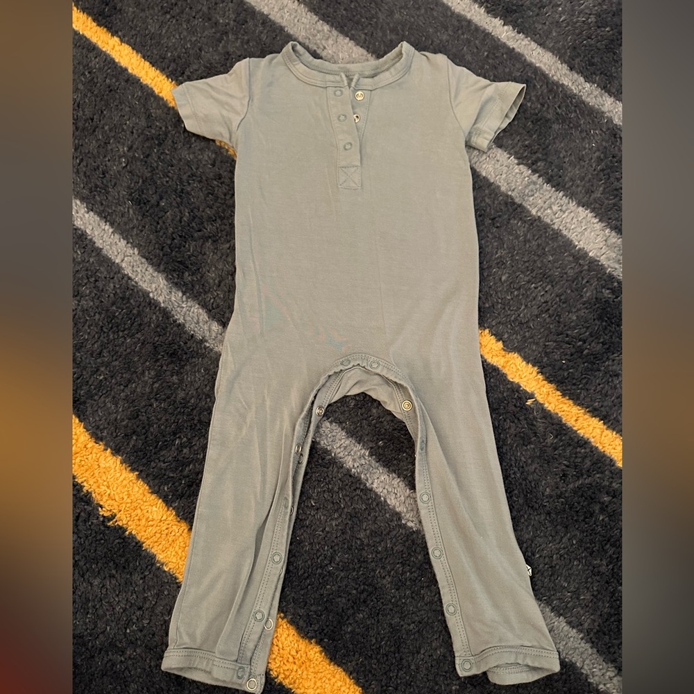Kyte Baby Short Sleeve Romper in Dusty Blue